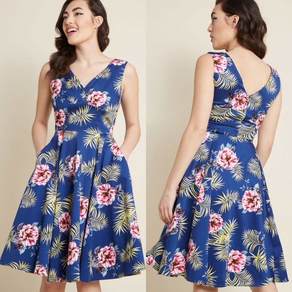Modcloth Tropical Floral Fit and Flare Dress NEW - Picture 2 of 8